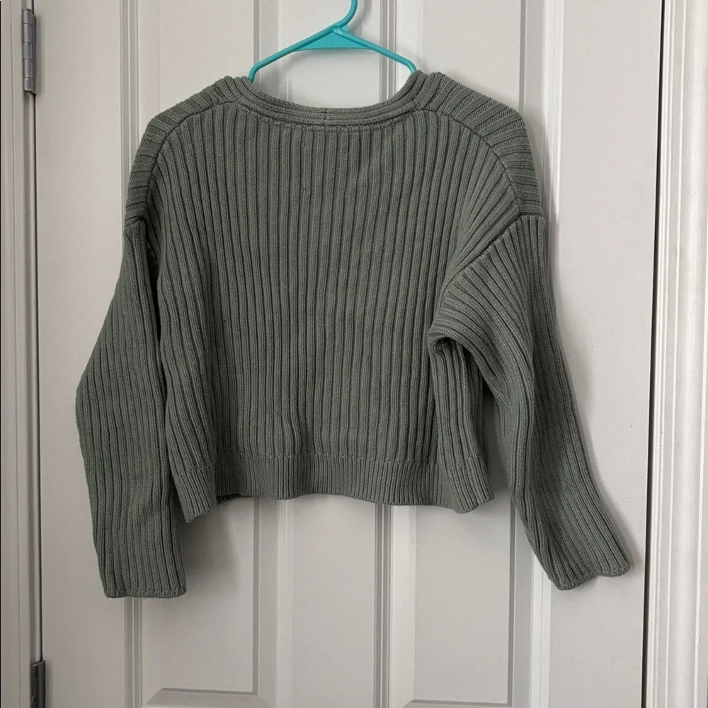 Abercrombie & Fitch Cropped Ribbed Sweater - Picture 3 of 3